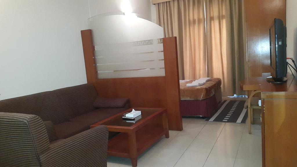 Al Raien Hotel Apartment Dubai Bagian luar foto